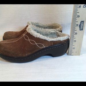 Ladies Brown Naturalizer Clogs size 6